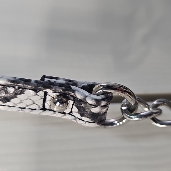 Steve Madden Snakeskin Maggie Crossbody Black & White EUC - Picture 10 of 12